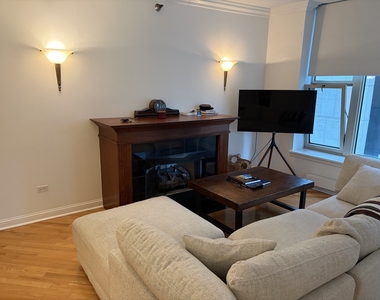 25 E Superior Street - Photo Thumbnail 1