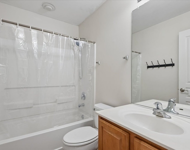 1526 Bristol Lane - Photo Thumbnail 11