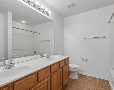 1526 Bristol Lane - Photo Thumbnail 10