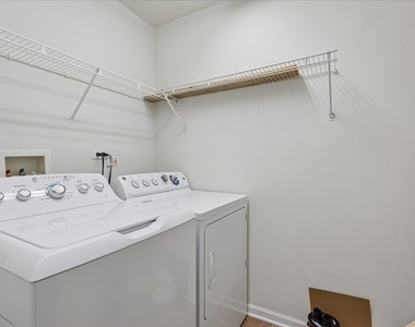 1526 Bristol Lane - Photo Thumbnail 18