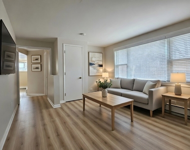501 E 87th Street - Photo Thumbnail 2
