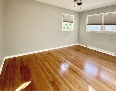 205 Glenview Road - Photo Thumbnail 8