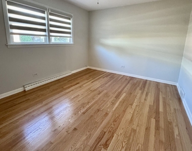 205 Glenview Road - Photo Thumbnail 9
