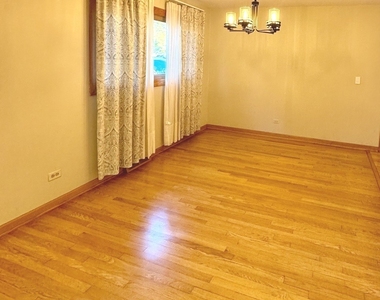 205 Glenview Road - Photo Thumbnail 3