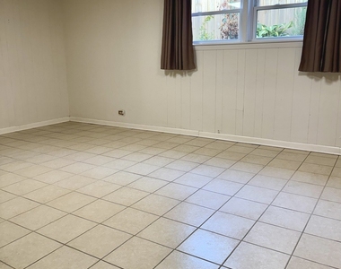 205 Glenview Road - Photo Thumbnail 11