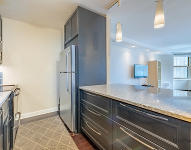 535 N Michigan Avenue - Photo Thumbnail 10