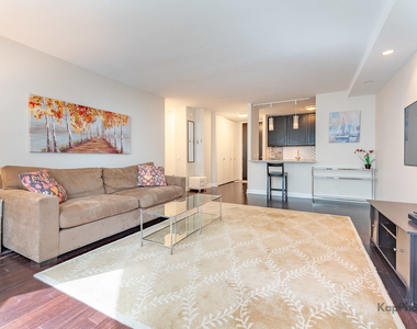 535 N Michigan Avenue - Photo Thumbnail 5