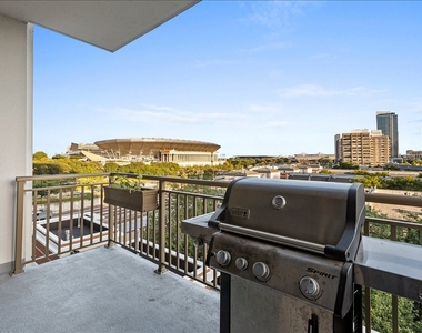 1335 S Prairie Avenue - Photo Thumbnail 5