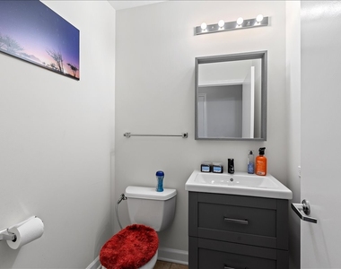 1335 S Prairie Avenue - Photo Thumbnail 16