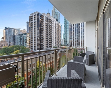 1335 S Prairie Avenue - Photo Thumbnail 9