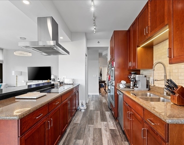 1335 S Prairie Avenue - Photo Thumbnail 6