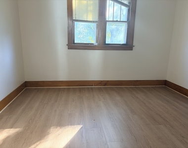 733 S Union Street - Photo Thumbnail 3