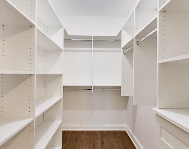3928 N Greenview Avenue - Photo Thumbnail 16