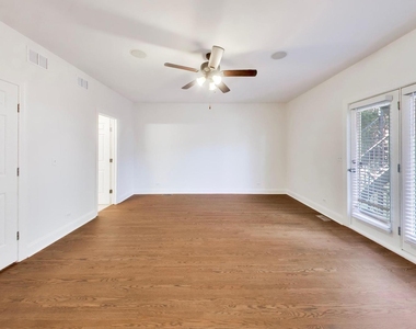 3928 N Greenview Avenue - Photo Thumbnail 12