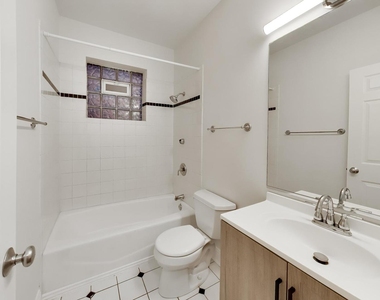 3928 N Greenview Avenue - Photo Thumbnail 19