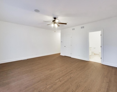 3928 N Greenview Avenue - Photo Thumbnail 13