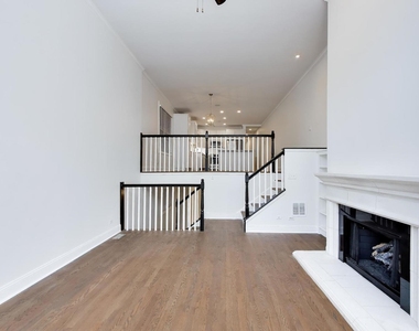 3928 N Greenview Avenue - Photo Thumbnail 2