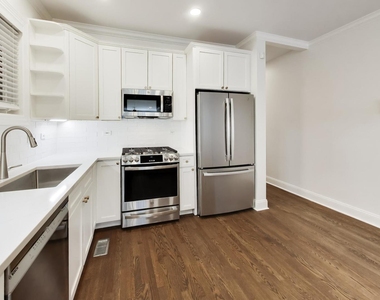 3928 N Greenview Avenue - Photo Thumbnail 8