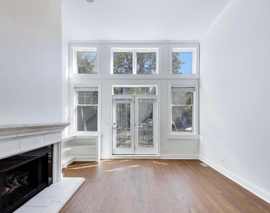 3928 N Greenview Avenue - Photo Thumbnail 3
