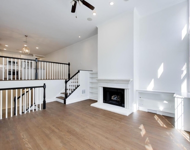 3928 N Greenview Avenue - Photo Thumbnail 1