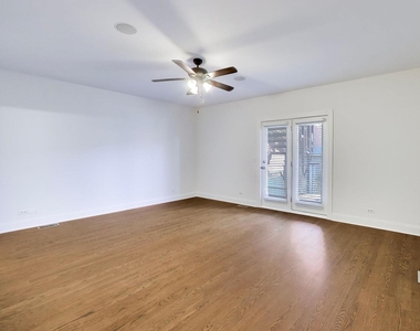 3928 N Greenview Avenue - Photo Thumbnail 11