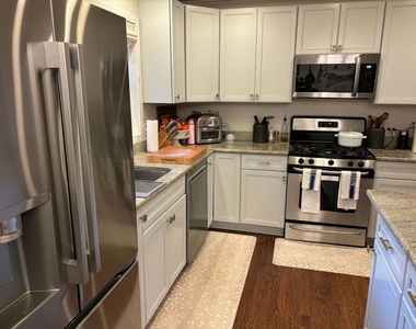 3325 N Racine Avenue - Photo Thumbnail 3