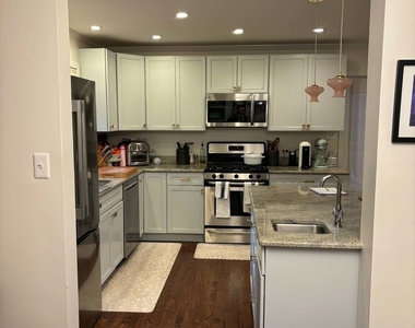 3325 N Racine Avenue - Photo Thumbnail 4