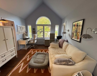 3325 N Racine Avenue - Photo Thumbnail 6