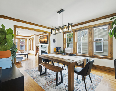 3819 N Sacramento Avenue - Photo Thumbnail 6