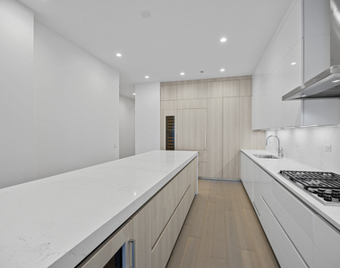 305 S Racine Avenue - Photo Thumbnail 11