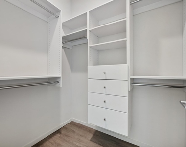 8 E Huron Street - Photo Thumbnail 11