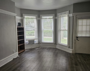 517 E Chicago Street - Photo Thumbnail 3
