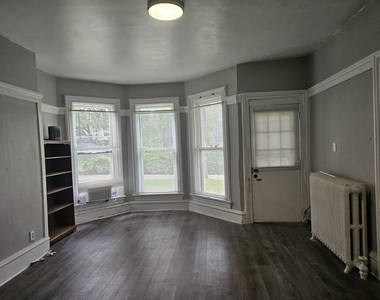 517 E Chicago Street - Photo Thumbnail 3