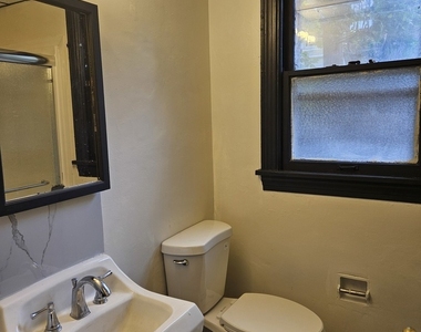 517 E Chicago Street - Photo Thumbnail 5
