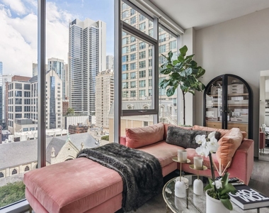 8 E Huron Street - Photo Thumbnail 6