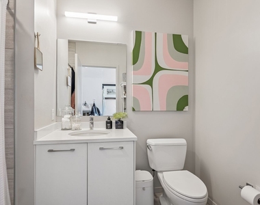 8 E Huron Street - Photo Thumbnail 5