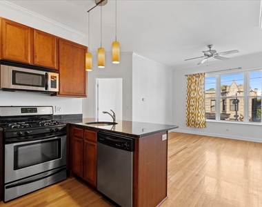 2712 N Kedzie Avenue - Photo Thumbnail 1