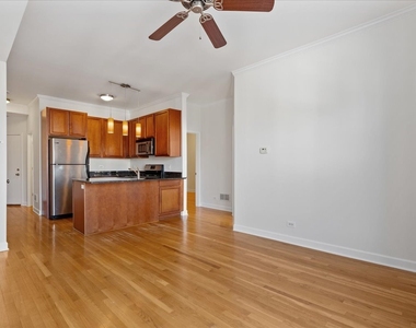 2712 N Kedzie Avenue - Photo Thumbnail 3