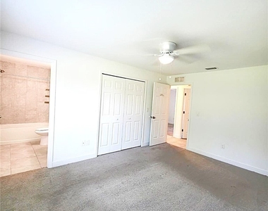 3614 Nw 43rd Street - Photo Thumbnail 2