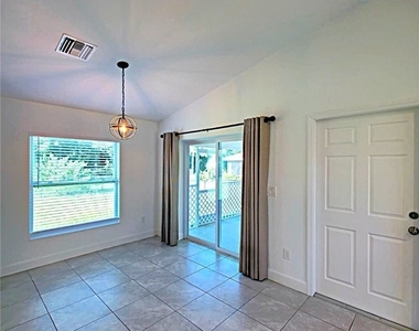 3614 Nw 43rd Street - Photo Thumbnail 1