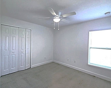3614 Nw 43rd Street - Photo Thumbnail 5