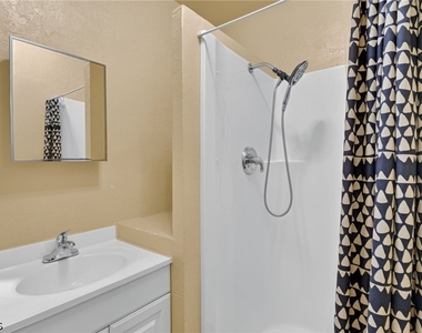 1484 Linhart Avenue - Photo Thumbnail 14