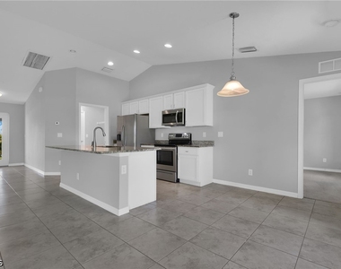 1736 Ne 1st Avenue - Photo Thumbnail 3