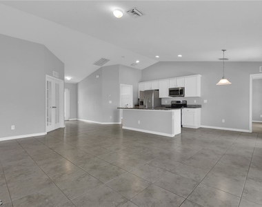 1736 Ne 1st Avenue - Photo Thumbnail 5