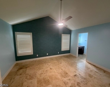 4312 Sw 25th Place - Photo Thumbnail 6