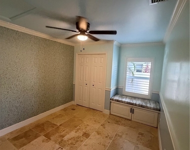 4312 Sw 25th Place - Photo Thumbnail 9