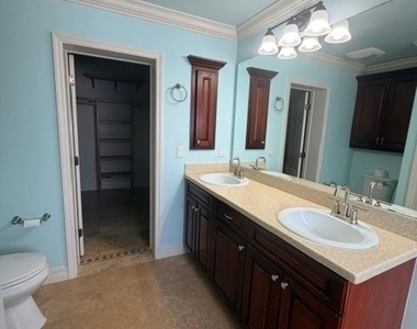 4312 Sw 25th Place - Photo Thumbnail 8