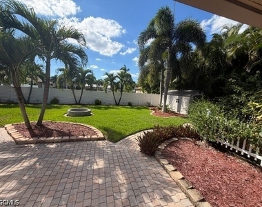 4312 Sw 25th Place - Photo Thumbnail 14