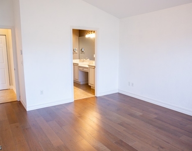 10324 Barberry Lane - Photo Thumbnail 6