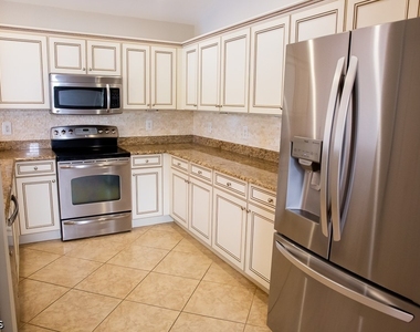 10324 Barberry Lane - Photo Thumbnail 11